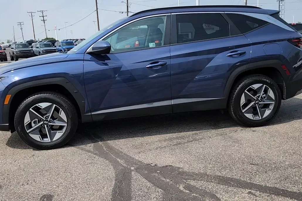 2025 Hyundai Tucson SEL photo 1