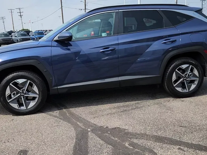 2025 Hyundai Tucson SEL photo 1