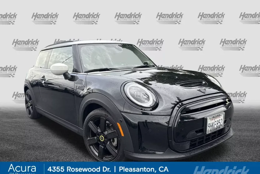 2024 Mini Cooper 2 Door Hardtop SE photo 1