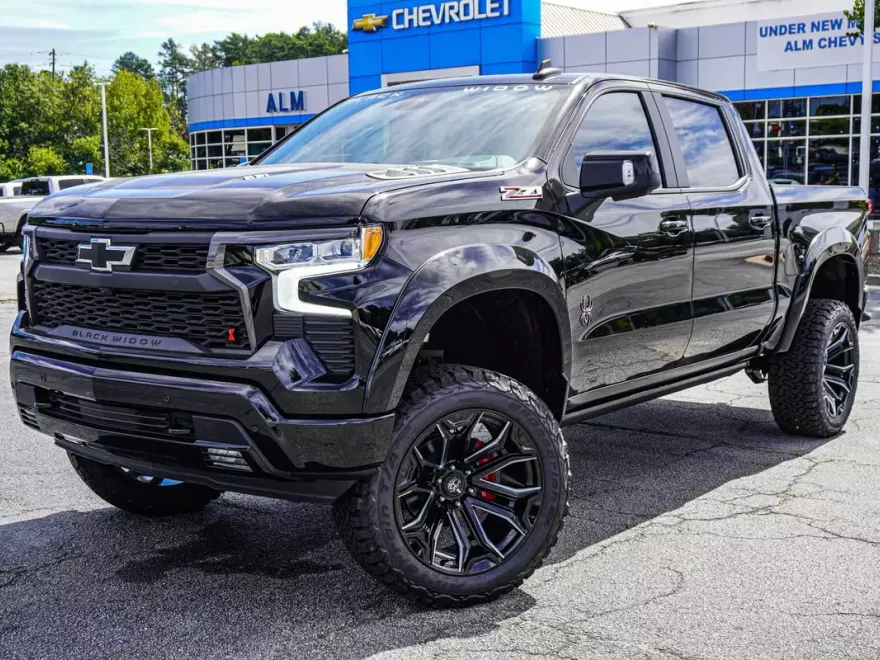 2025 Chevrolet Silverado 1500 RST photo 1