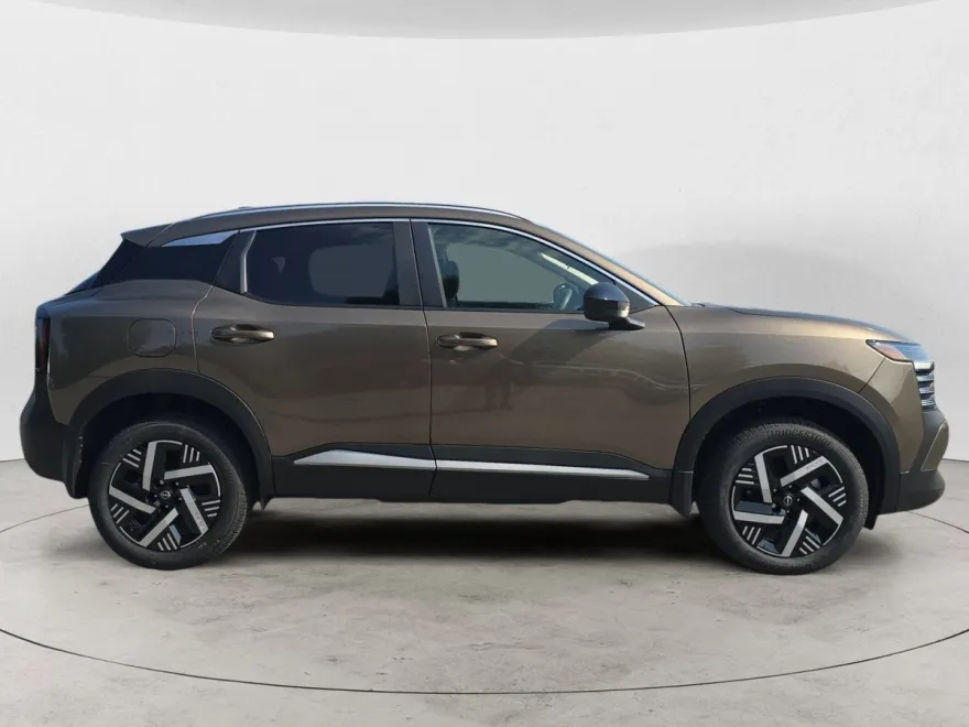 2026 Nissan Kicks SV photo 1