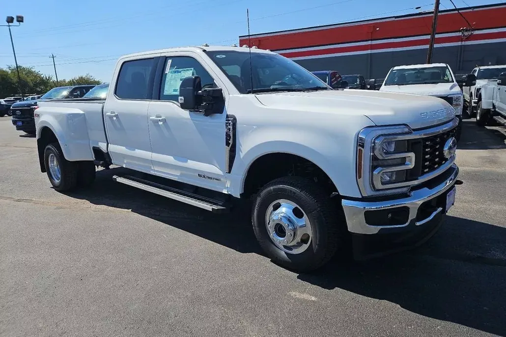 2026 Ford F-350 photo 1