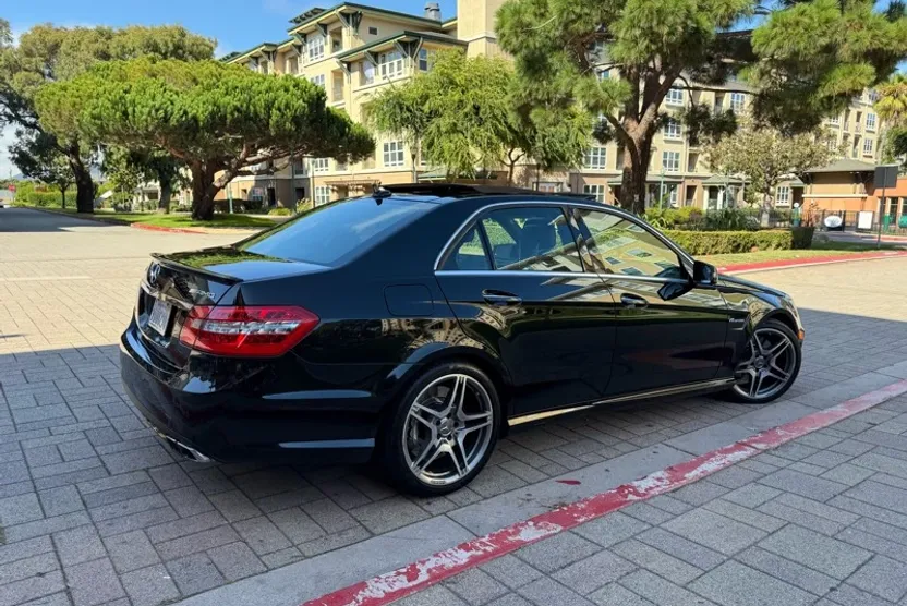 2013 Mercedes Benz E 63 AMG Sedan photo 1