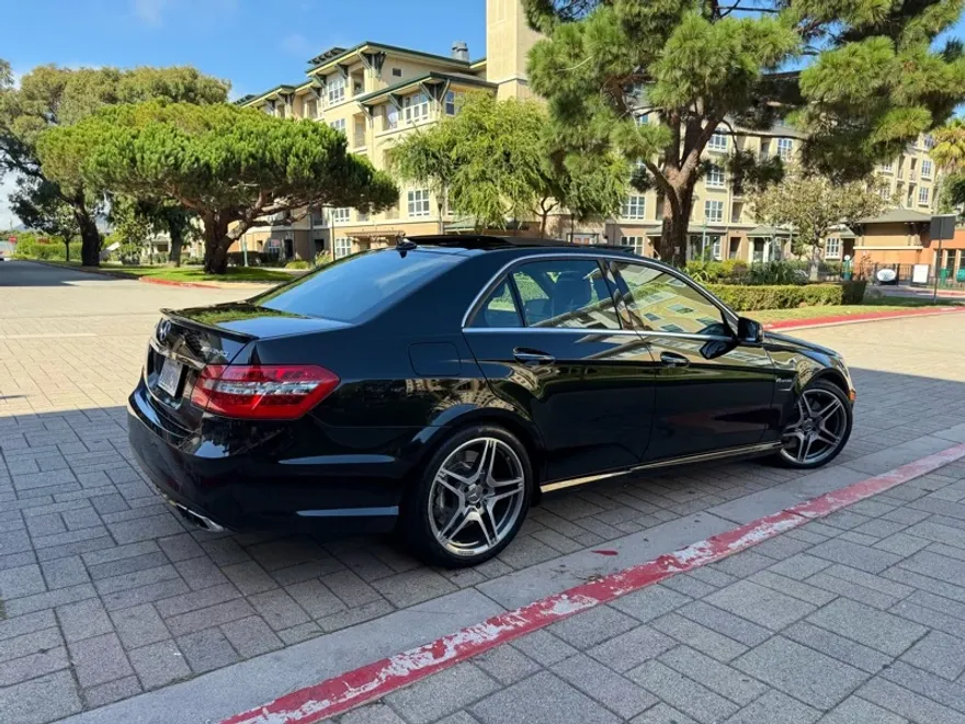 2013 Mercedes Benz E 63 AMG Sedan photo 1