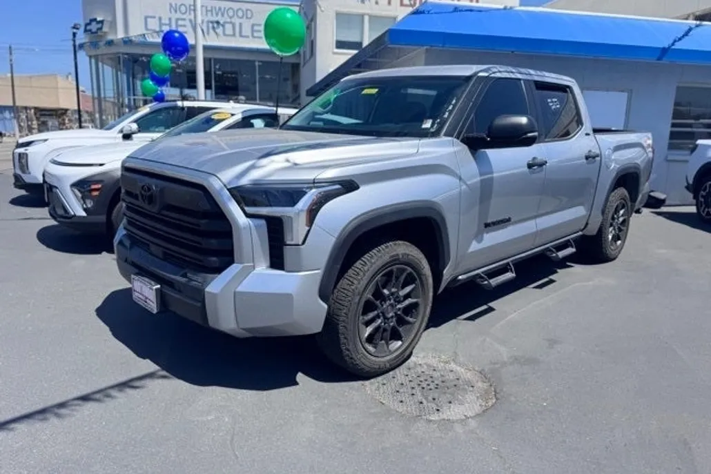 2023 Toyota Tundra SR5 photo 1