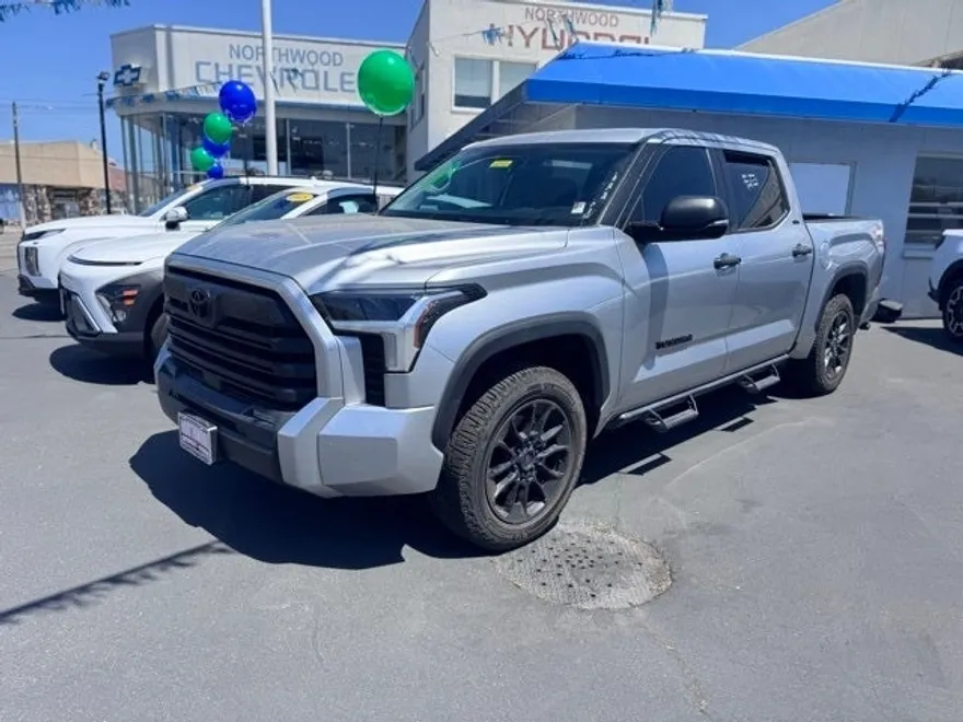 2023 Toyota Tundra SR5 photo 1