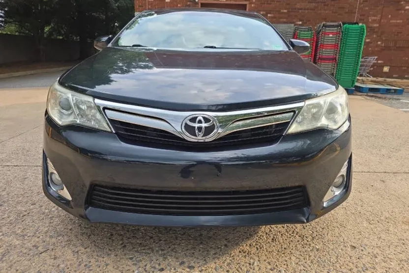 2012 Toyota Camry XLE photo 1
