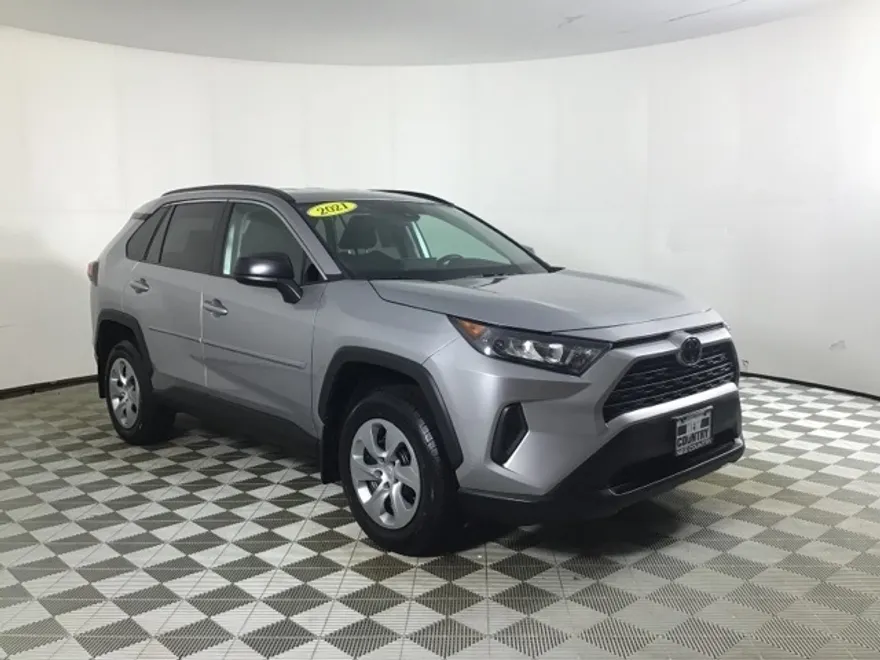 2021 Toyota RAV4 LE photo 1