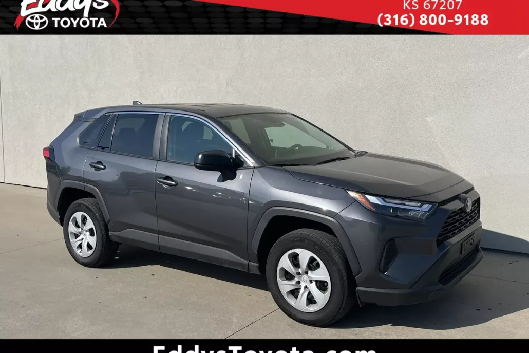 2024 Toyota RAV4 LE photo 1