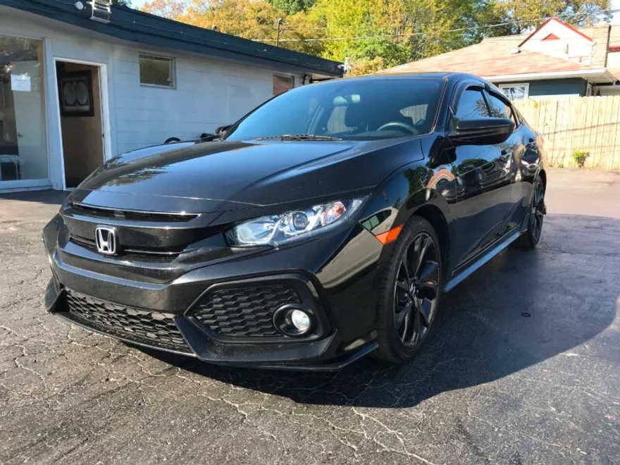 2018 Honda Civic Sport Hatchback photo 1