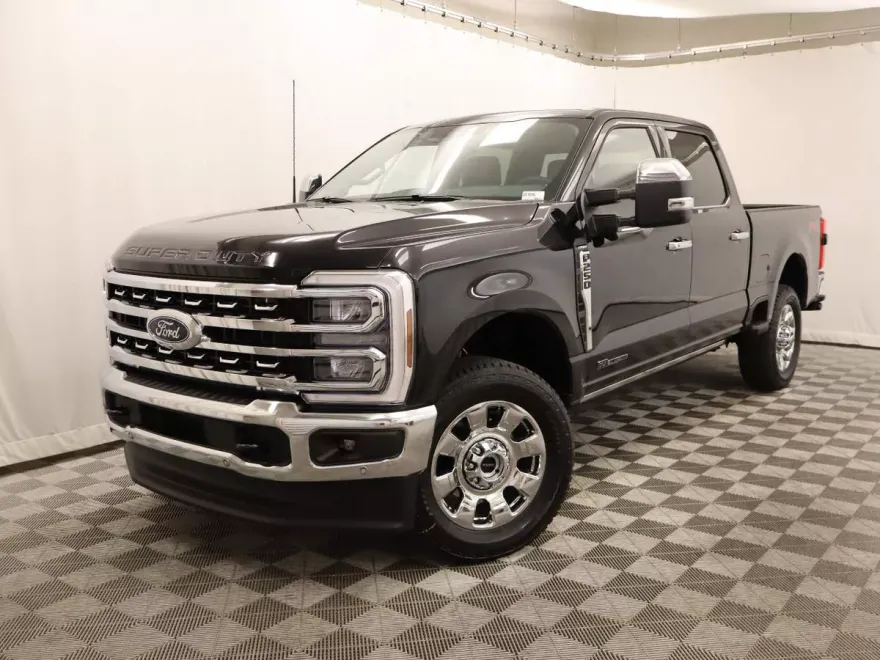 2025 Ford F-250 Lariat photo 1