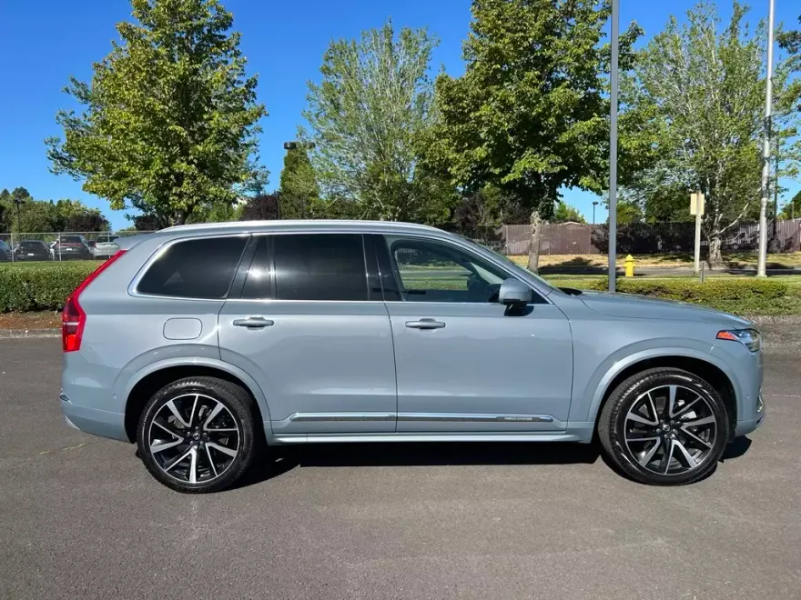 2022 Volvo XC90 Recharge T8 Inscription photo 1