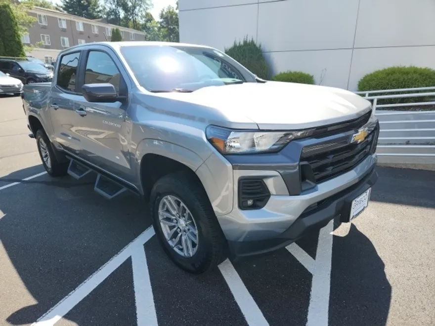 2023 Chevrolet Colorado LT photo 1
