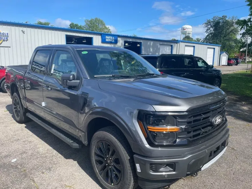 2025 Ford F-150 XLT photo 1
