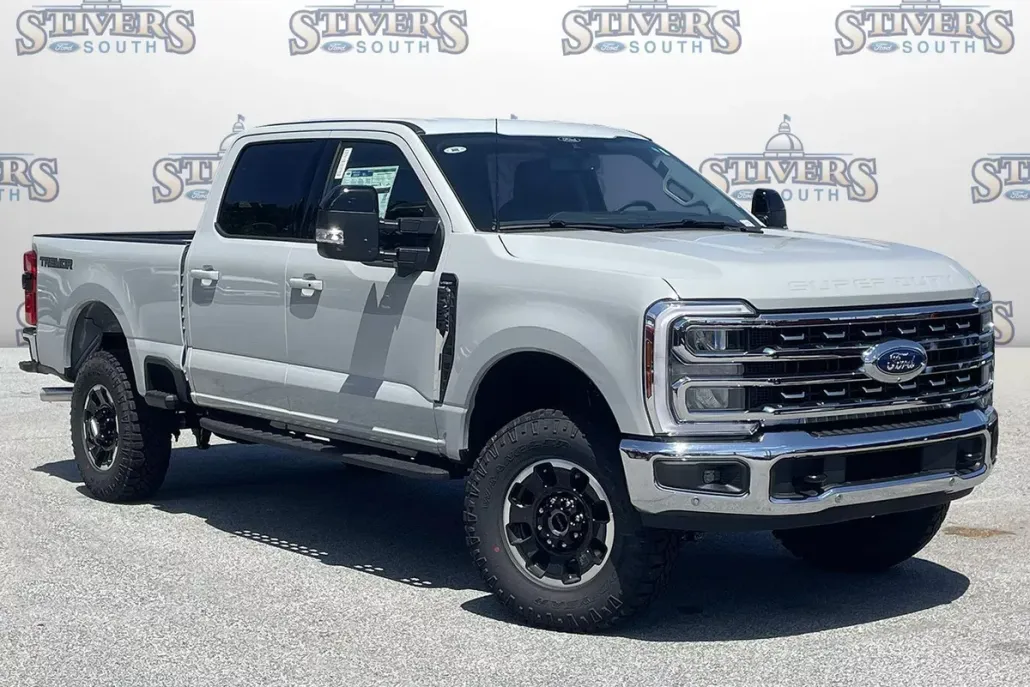2025 Ford F-250 Lariat photo 1