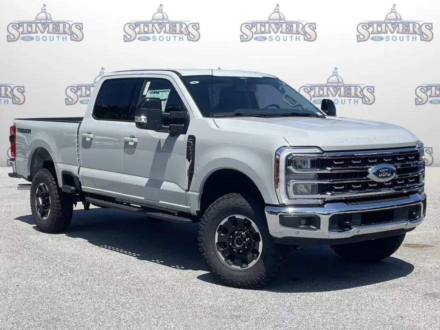 2025 Ford F-250 Lariat photo 1