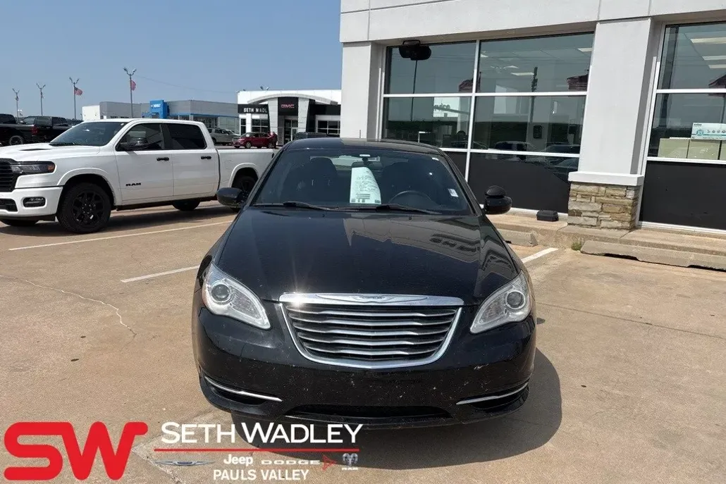 2012 Chrysler 200 Touring photo 1