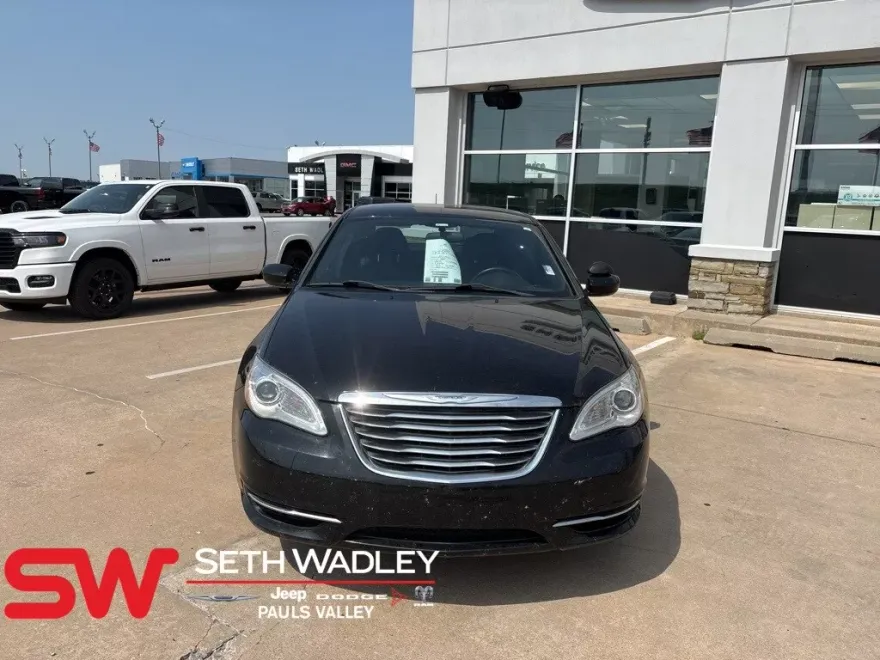 2012 Chrysler 200 Touring photo 1