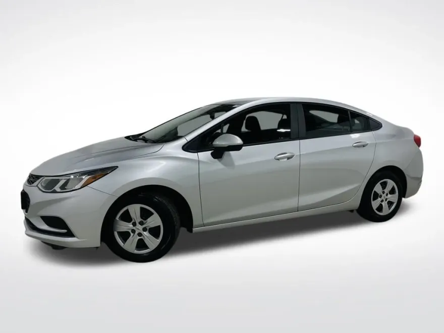 2017 Chevrolet Cruze LS photo 1