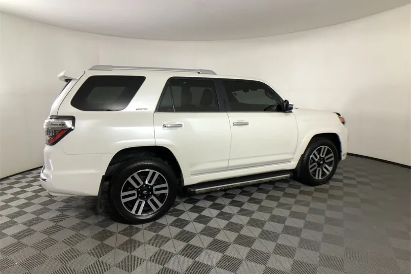 2022 Toyota 4Runner Limited photo 1