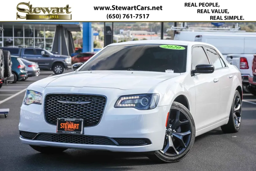2020 Chrysler 300 Touring Limited photo 1