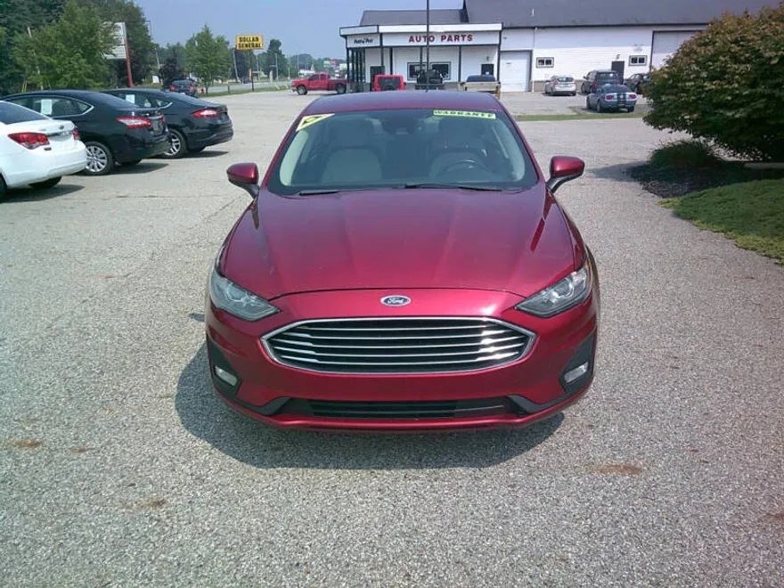 2019 Ford Fusion SE photo 1
