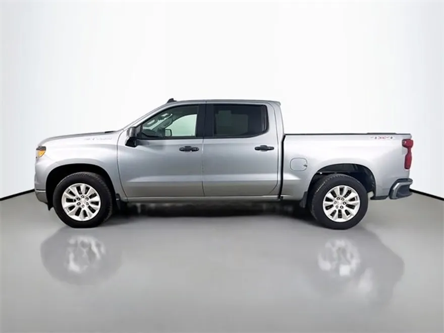 2024 Chevrolet Silverado 1500 Custom photo 1