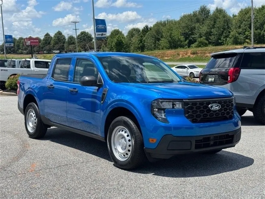 2025 Ford Maverick XL photo 1