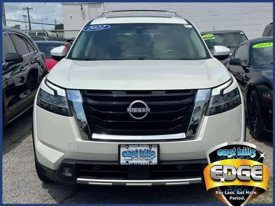 2022 Nissan Pathfinder SL photo 1