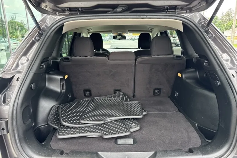 2016 Jeep Cherokee Altitude photo 1