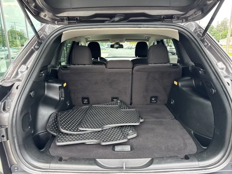 2016 Jeep Cherokee Altitude photo 1
