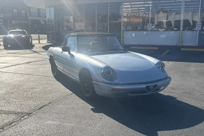 1991 Alfa Romeo Spider photo 1
