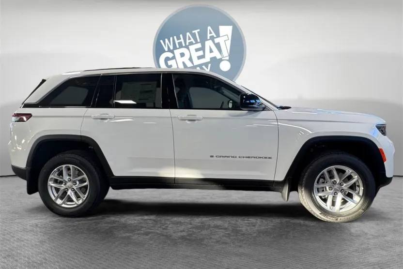 2025 Jeep Grand Cherokee Laredo X photo 1