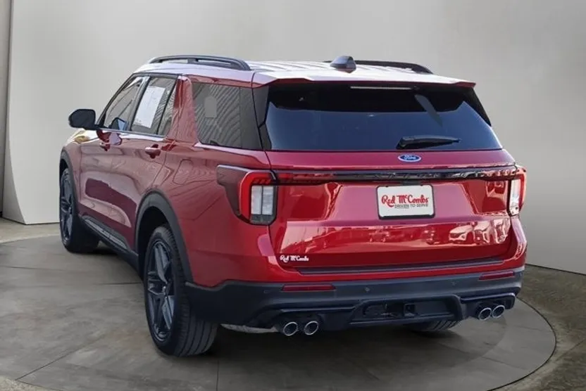 2025 Ford Explorer ST photo 1