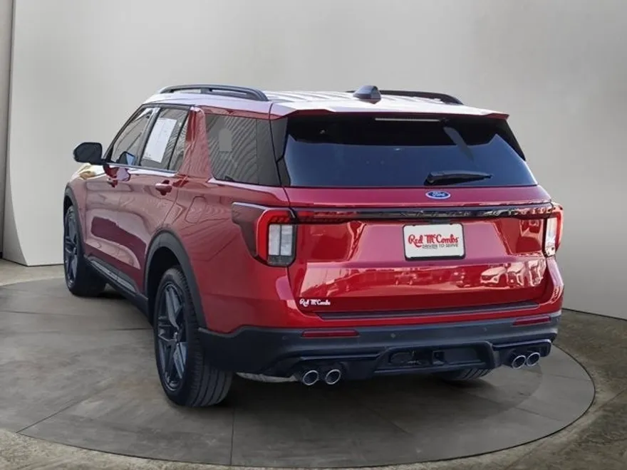2025 Ford Explorer ST photo 1