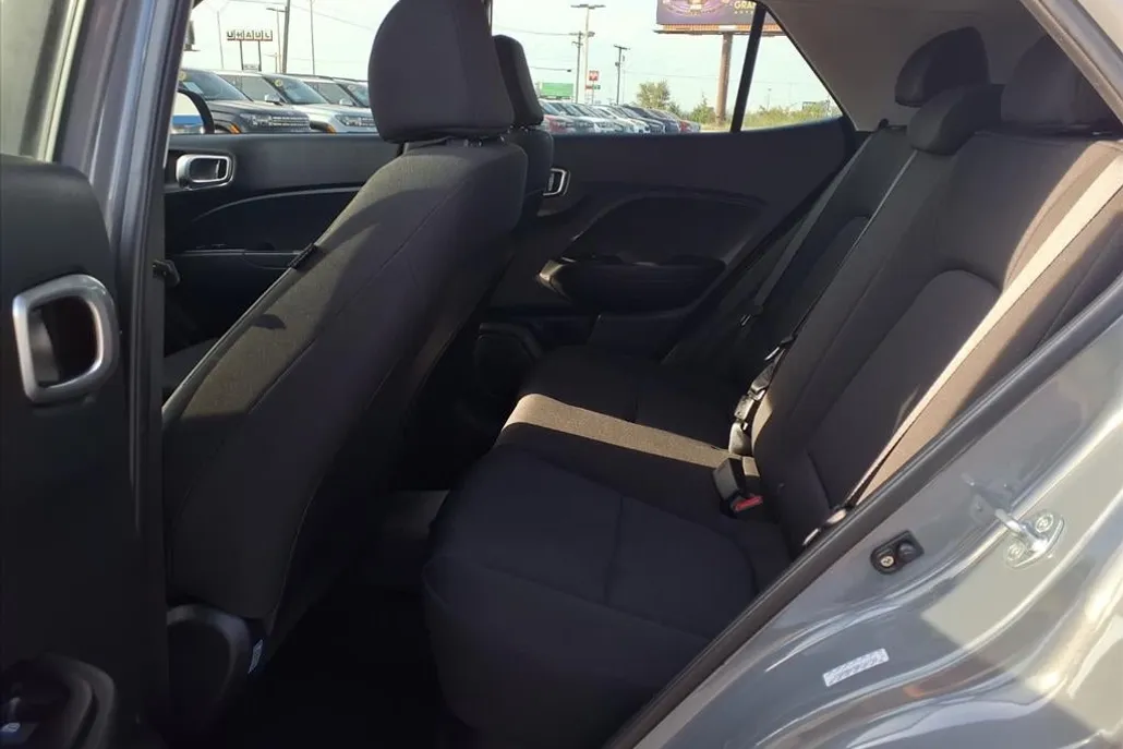 2022 Hyundai Venue SE photo 1