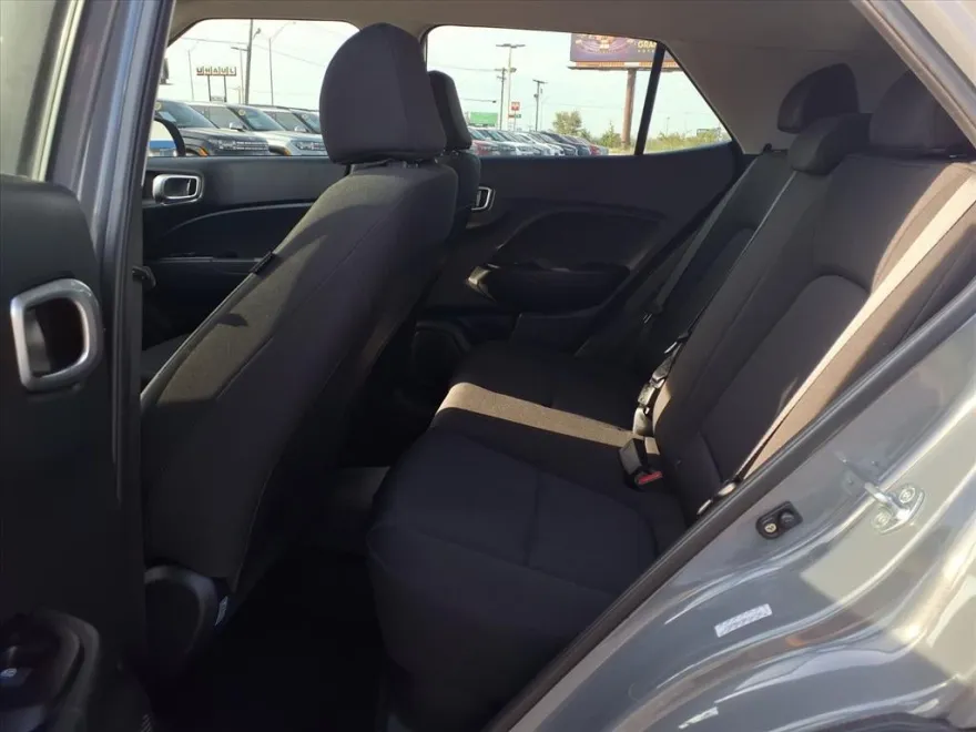 2022 Hyundai Venue SE photo 1