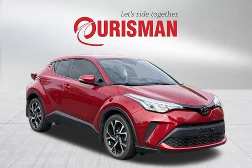 2020 Toyota C-HR XLE photo 1