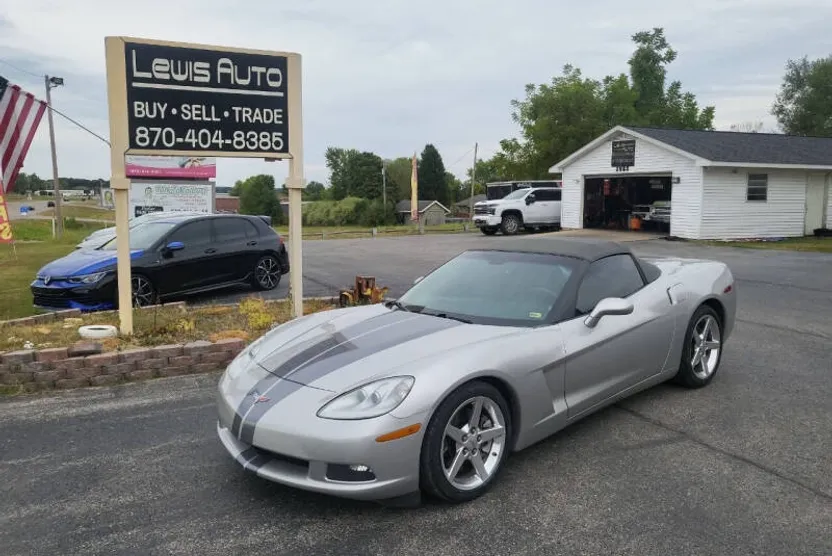 2005 Chevrolet Corvette photo 1