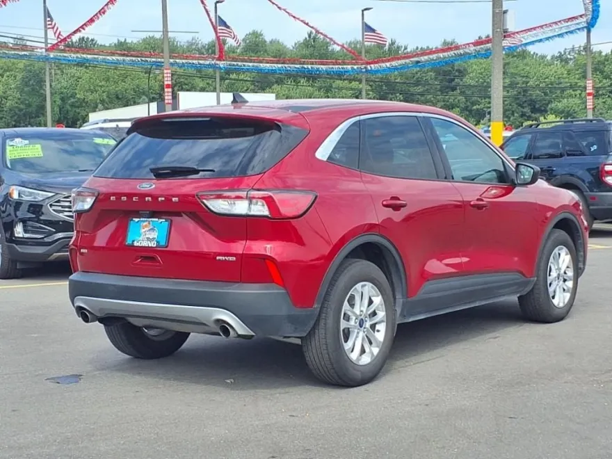 2022 Ford Escape SE photo 1