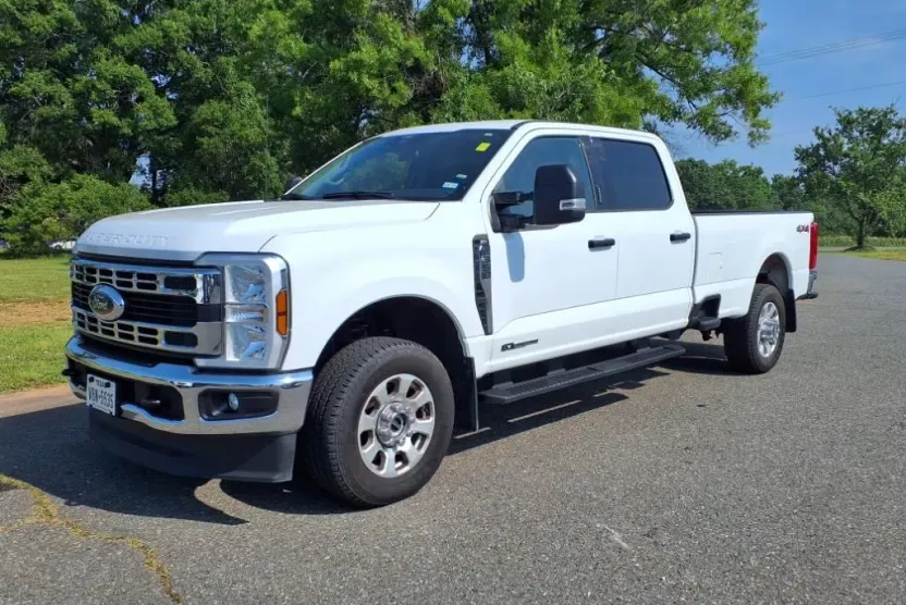 2024 Ford F-350 XLT photo 1