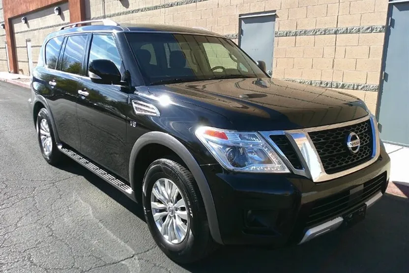 2017 Nissan Armada SV photo 1