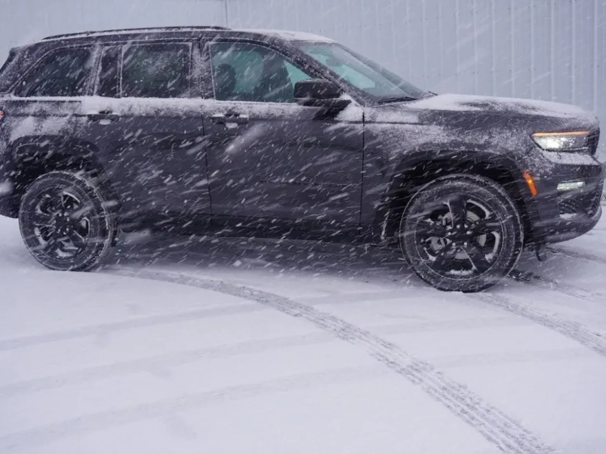 2025 Jeep Grand Cherokee Limited photo 1