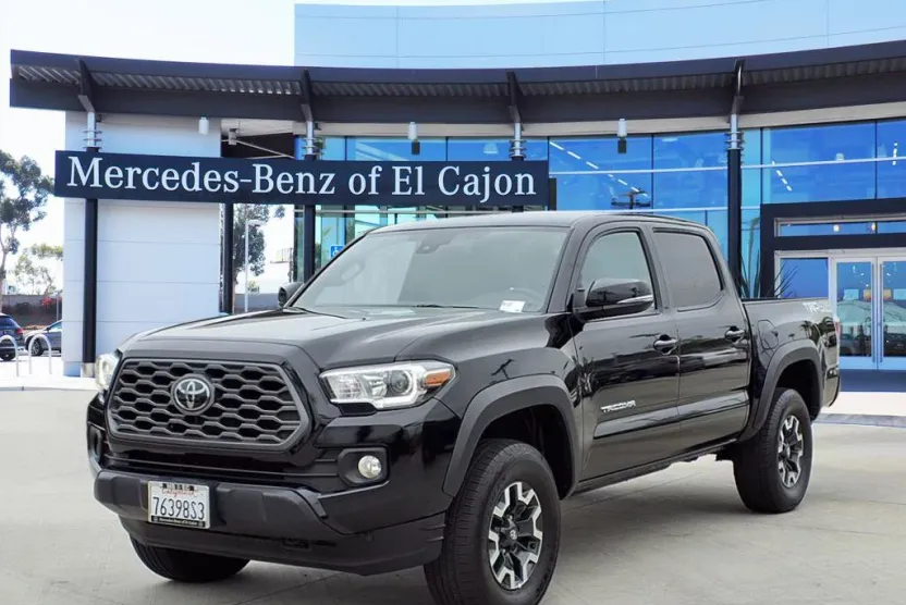 2023 Toyota Tacoma TRD Off-Road photo 1
