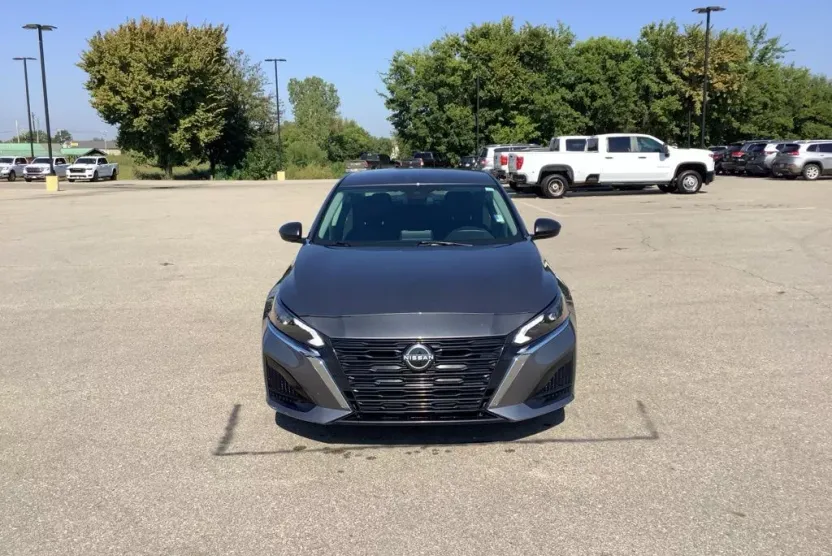 2024 Nissan Altima 2.5 SV photo 1