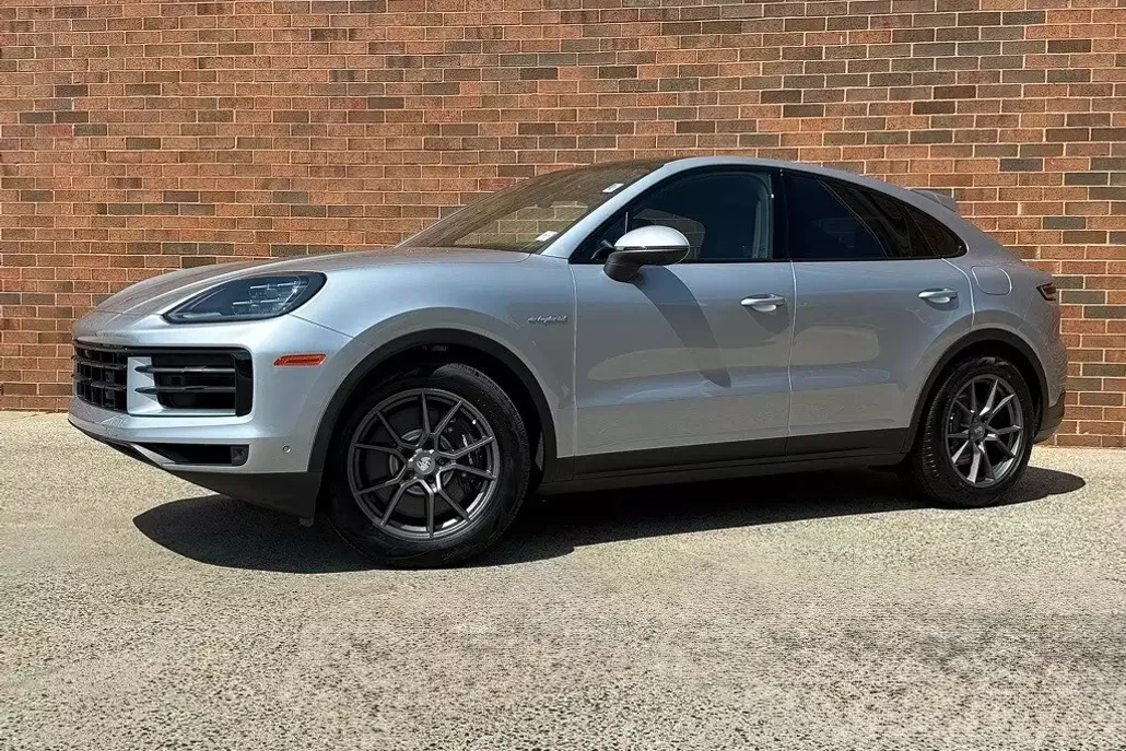 2025 Porsche Cayenne E-Hybrid Coupe photo 1