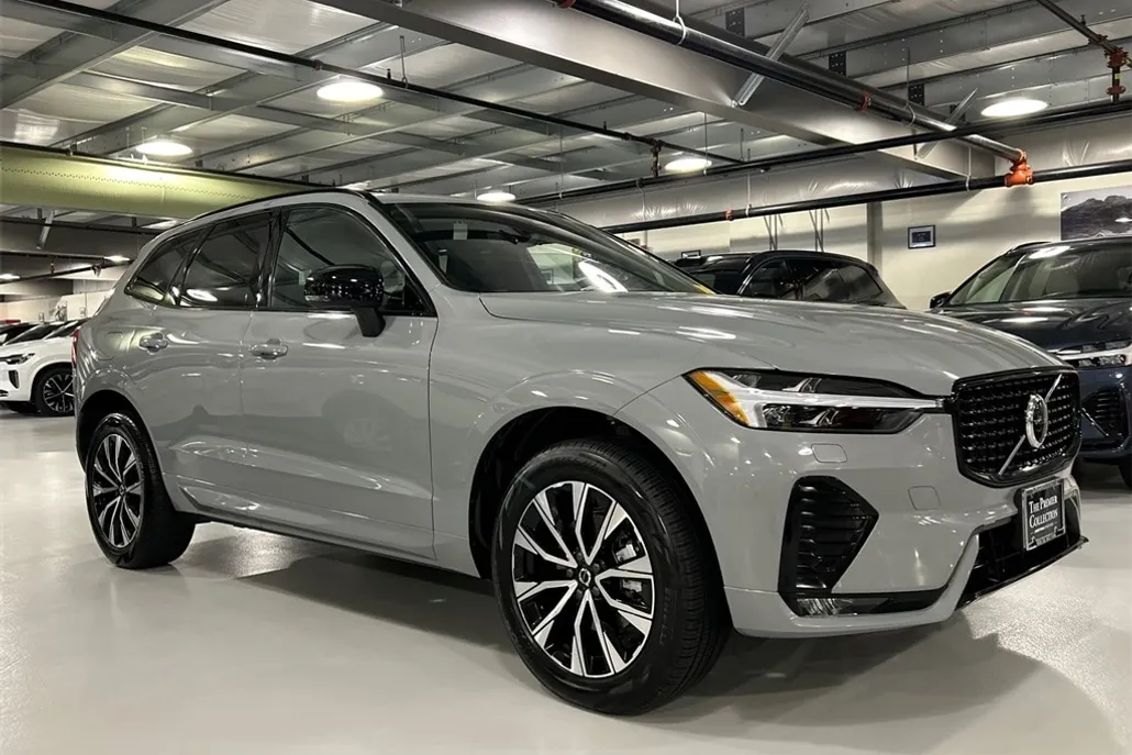 2025 Volvo XC60 B5 Core photo 1
