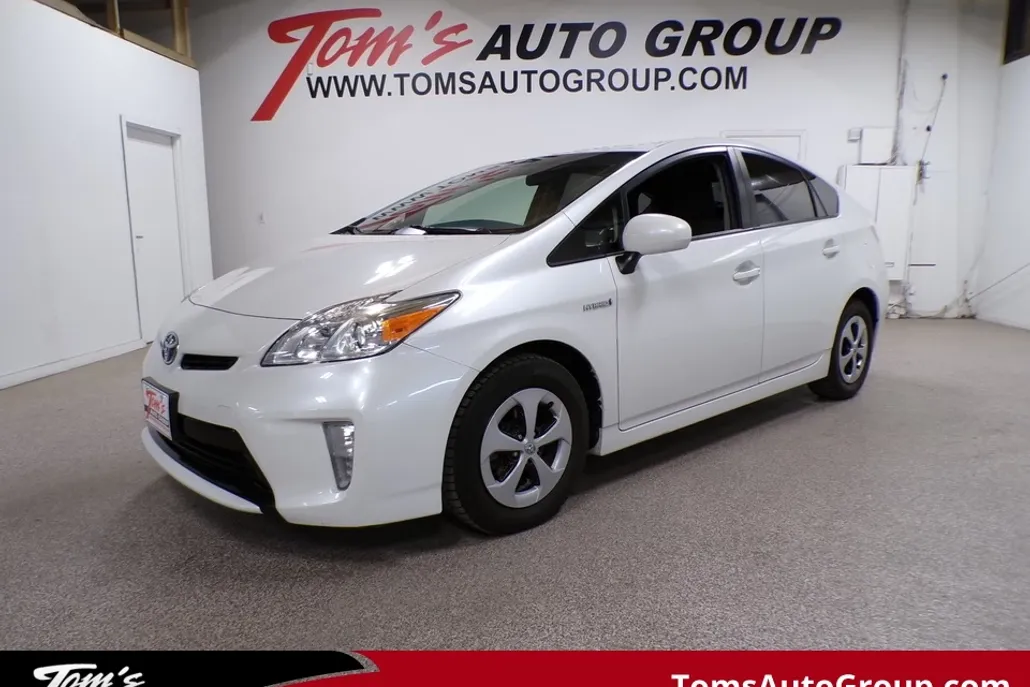 2014 Toyota Prius Two photo 1