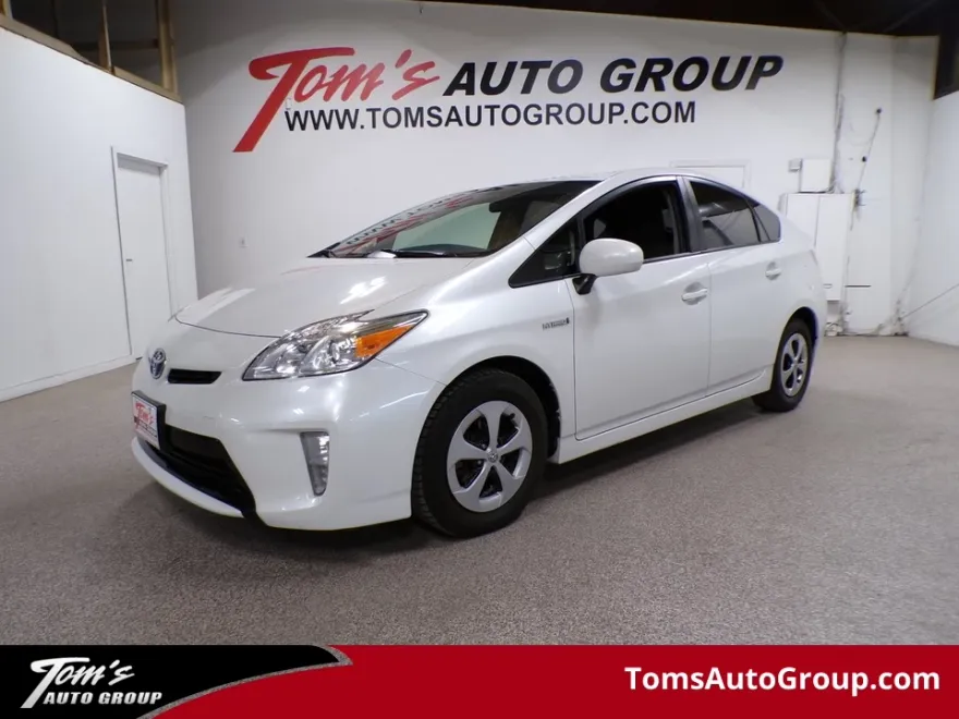 2014 Toyota Prius Two photo 1