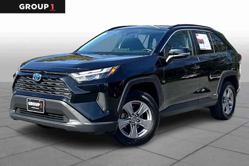2022 Toyota RAV4 Hybrid XLE photo 1